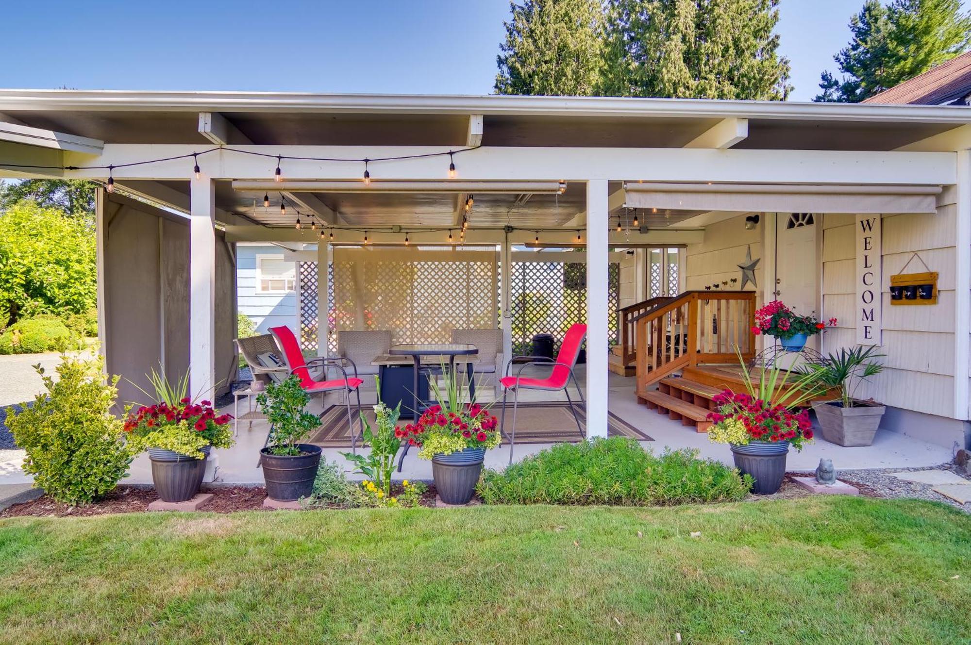 Charming Updated Retreat Walk To Lake Stevens! Exterior photo