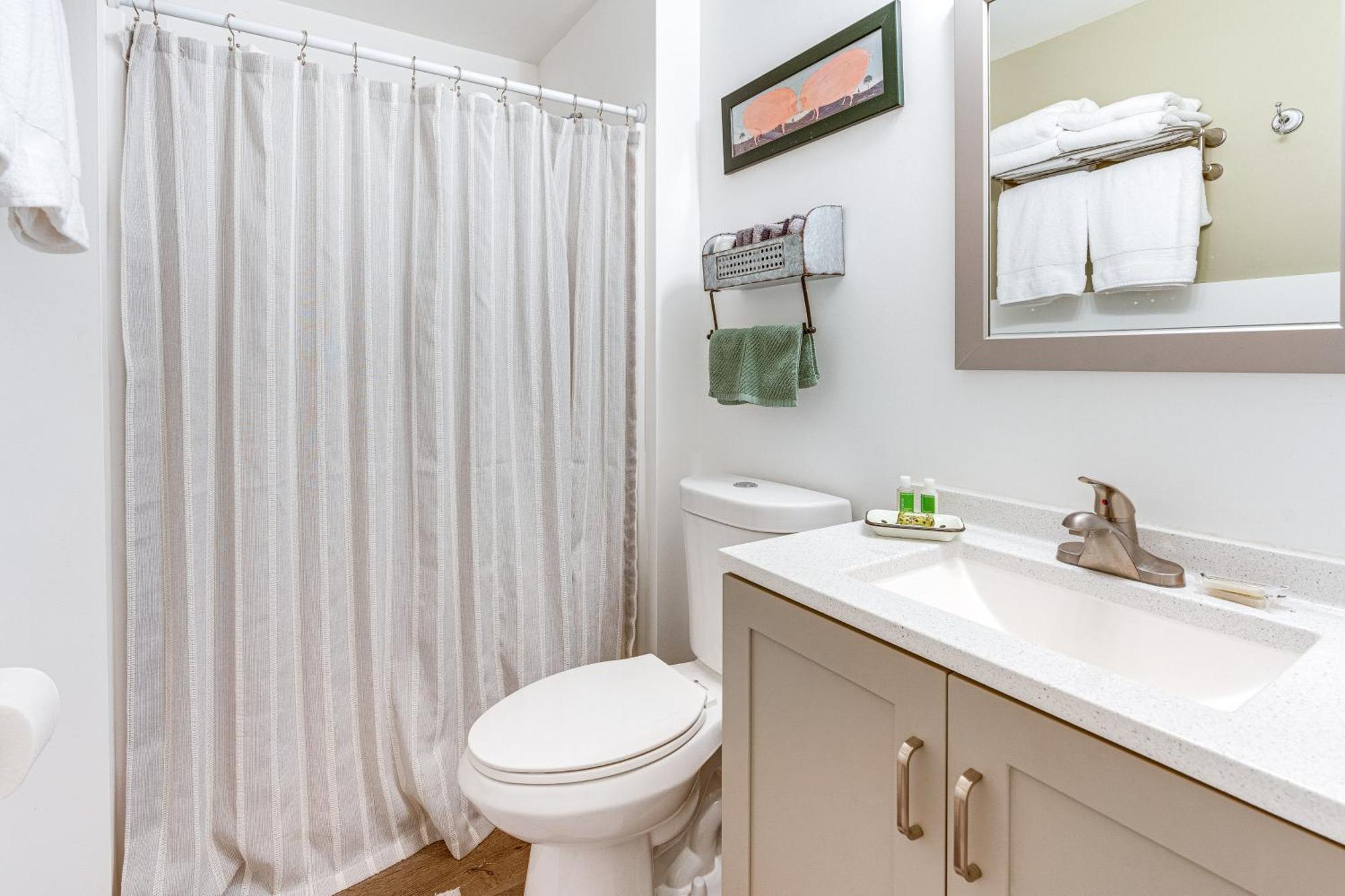 Charming Updated Retreat Walk To Lake Stevens! Exterior photo