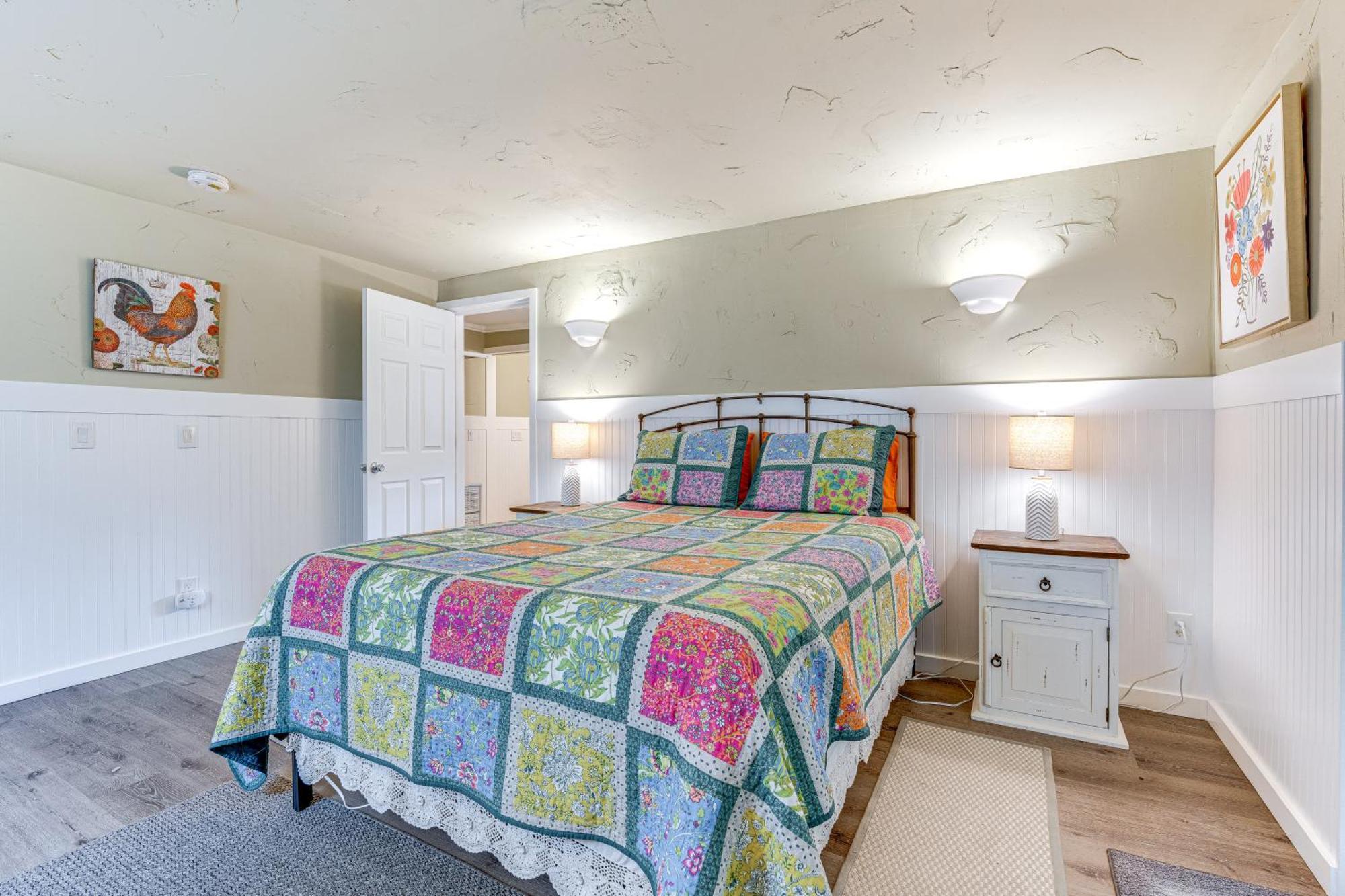 Charming Updated Retreat Walk To Lake Stevens! Exterior photo