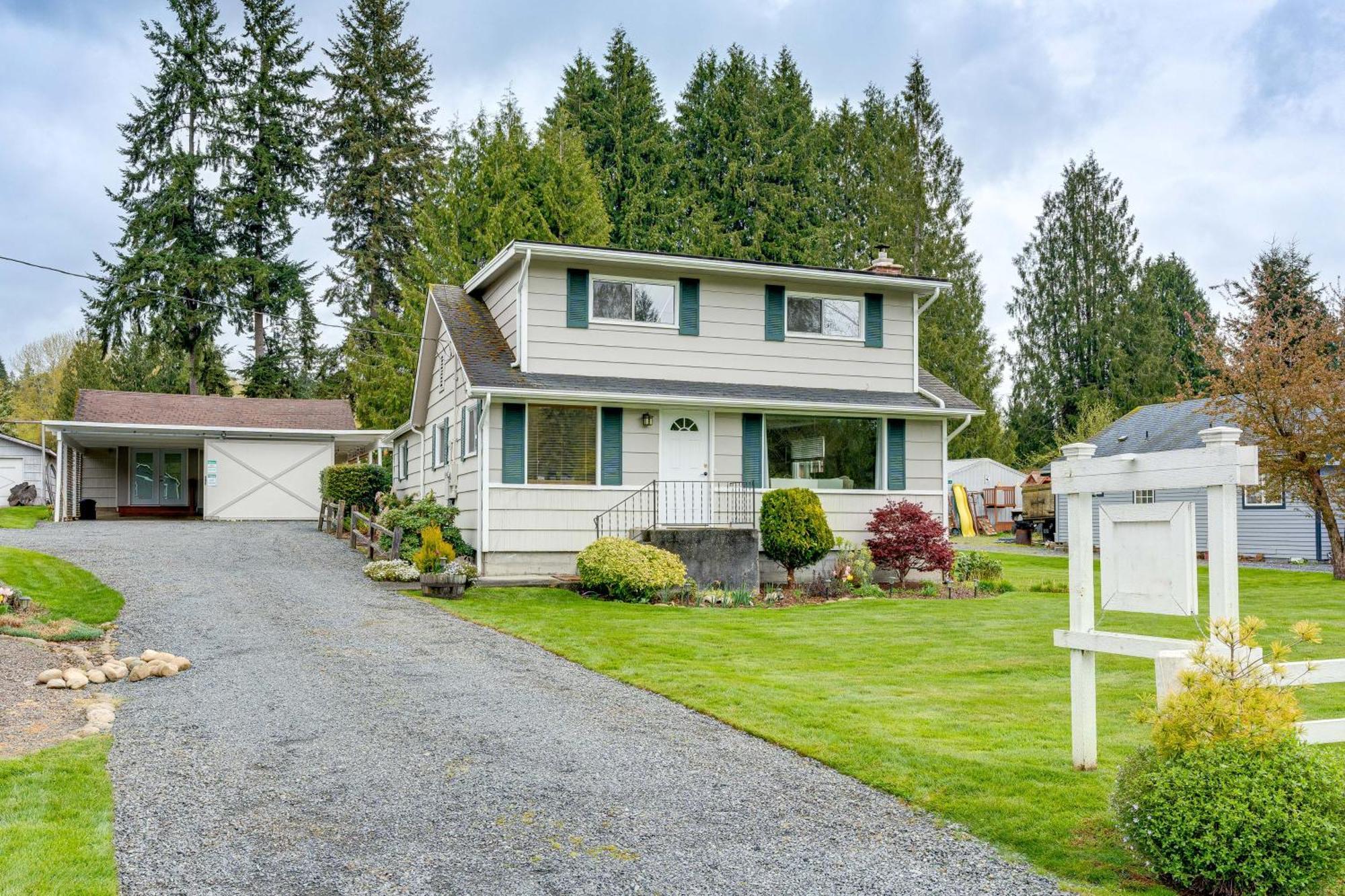 Charming Updated Retreat Walk To Lake Stevens! Exterior photo